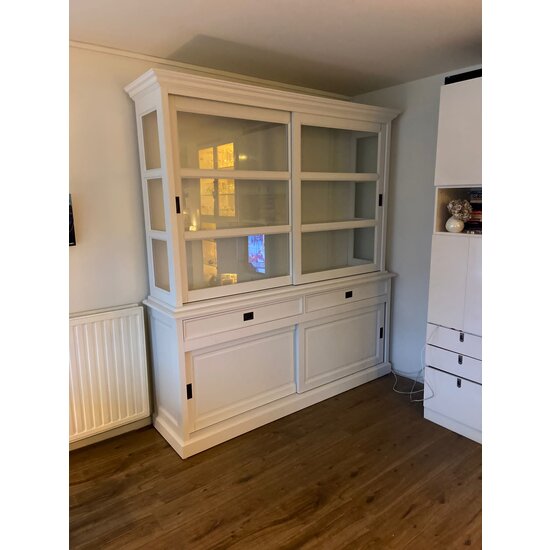 123kast  Buffetkast Miami Beach - 188x53x218H cm - 2 vitrine schuifdeuren - 2 soft close lades - 2 dichte schuifdeuren - glazen zijkanten