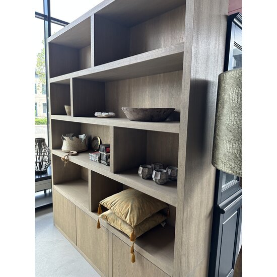 123kast  Vakkenkast Londen 01 - 200x40x240H cm - Eiken - 3 dichte deuren - open vakken - strak design