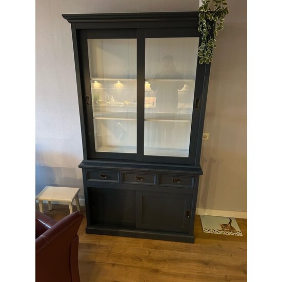 123kast  Buffetkast Chateau - 125x48x220H cm - 2 vitrine schuifdeuren - 3 soft close lades - 2 dichte schuifdeuren - glazen zijkanten