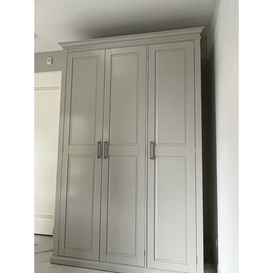 123kast  Kledingkast Teramo - 160x60x240H cm - 3 deuren - ophang roede - 3 lades - leg planken