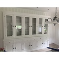 123kast  Buffetkast Santiago - 300x45x230H cm - 6 vitrine scharnierdeuren - 6 uitschuifbare planken - 6 soft close lades - 6 dichte scharnierdeuren - verstelbare planken