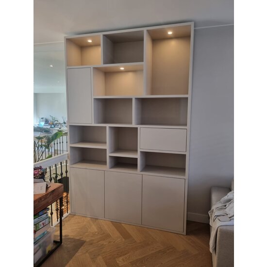 123kast  Vakkenkast Lecci - 180x40x271H cm - 3 push to open deuren - 3cm plank dikte