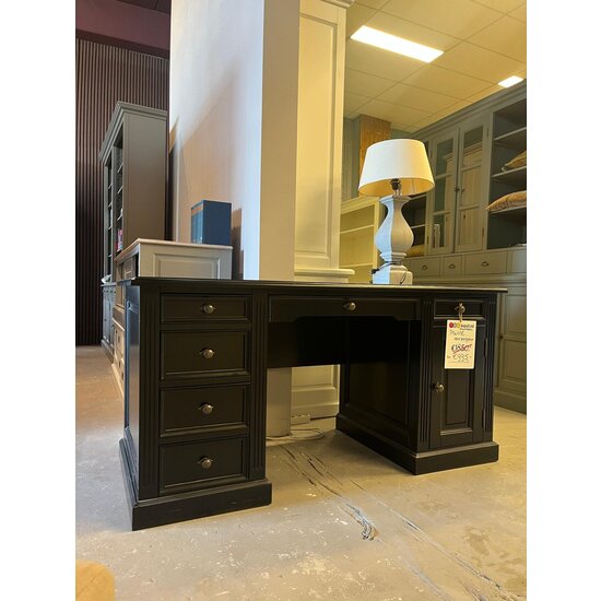 123kast  Showmodel Bureau Philine - 160x70x79H cm - RAL 9005 - uitschuifbaar toetsenblad - 5 soft close lades - 1 dichte scharnierdeur - klassiek