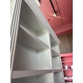 123kast  Showmodel boekenkast Private Library aangepast - 300x43x260(H) cm - RAL 9016 - push to open deuren