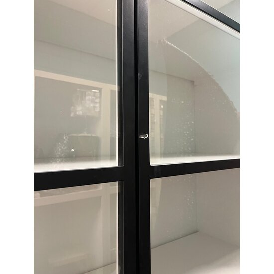 123kast  Showmodel Vitrinekast Milazzo - 240x40x250H cm - stalen deuren - ral 9010