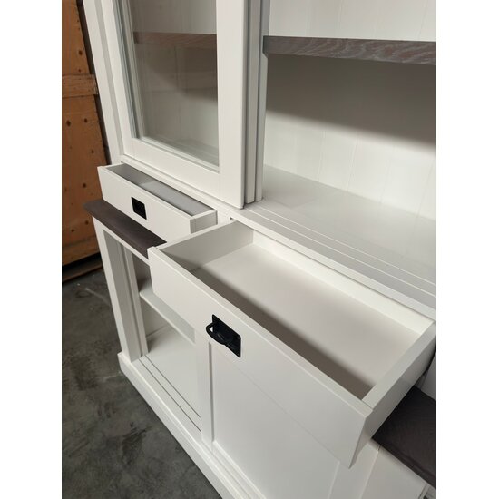 123kast  Voorraad buffetkast Brooklyn 02 maatwerk - 130x35/47x220H cm - ral 9010 - eiken tussenlijst en planken