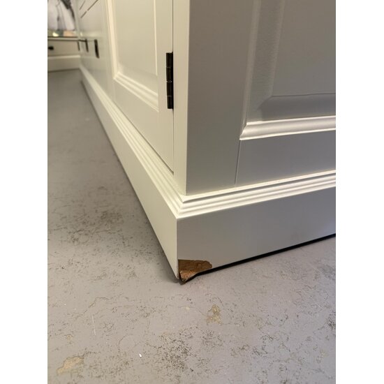 123kast Showmodel Buffetkast Lin 01 - 200x48x220H cm - 4 vitrine scharnierdeuren - 6 soft close lades - 2 dichte scharnierdeuren