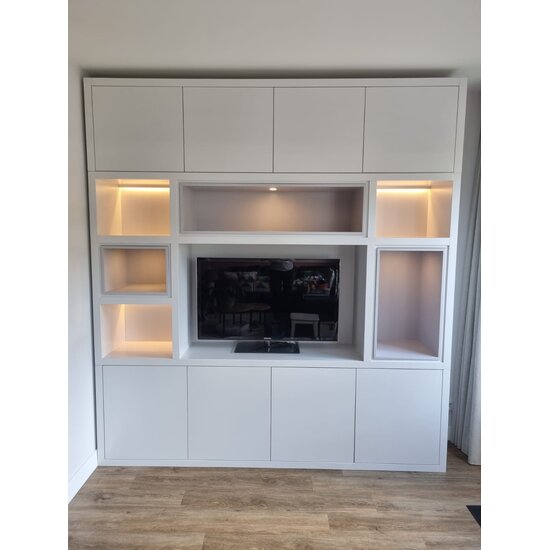 123kast  Cinewall Chard - 250x45x270H cm - vak in vak vakken - push to open deuren - strakke afwerking