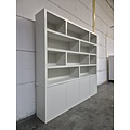 123kast  Showmodel Vakkenkast Londen 02 - 250x40x240H cm - strak design - 4 greeploze deuren - push to open deuren - open vakken - 5cm plank dikte