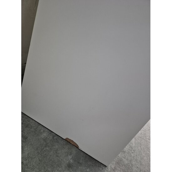 123kast Showmodel Vakkenkast Kingbridge - 200x35/45x262(H) cm - onderkast 100cm hoog - NCS S 0505-R