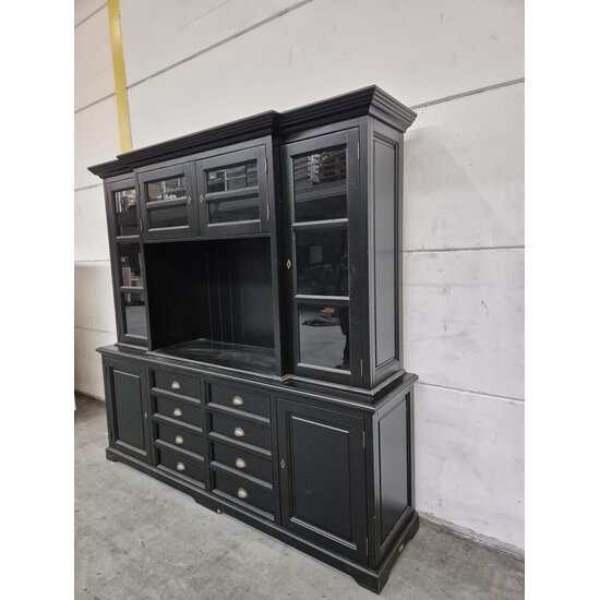 123kast  Showmodel (beschadigd) Buffetkast San Pietro - 235x55x225H cm - 4 vitrine scharnierdeuren - tv vak - 8 grote soft close lades - 2 dichte scharnierdeuren