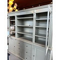 123kast  Showmodel Buffet/Boekenkast Edinburgh - 225x50x210H cm - 2 vitrine deuren - open vak - 2 dichte deuren - 6 soft close lades - verstelbare planken - landelijke afwerking