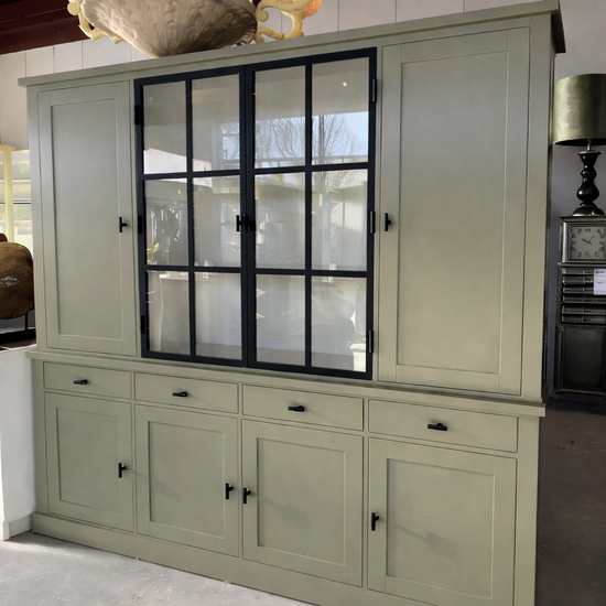 123kast  Buffetkast Montana 05 - 220x46x220H cm - dichte deuren - 2 stalen deuren - strak design - zwarte greepjes - 4 soft close lades