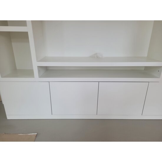 123kast Showmodel tv vakkenkast Jose - 250x40x240H cm - RAL 9001