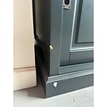123kast Showmodel buffetkast Miami Beach - 200x53x218H cm - 2 vitrine schuifdeuren - 2 lades - 2 dichte schuifdeuren - glazen zijkanten - RAL 7021