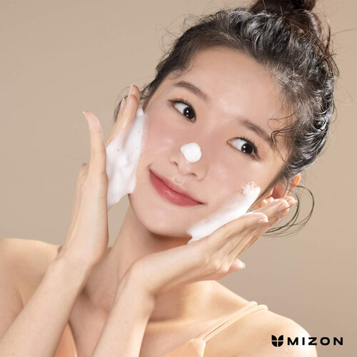 Mizon Collagen Milky Deep Cleansing Foam