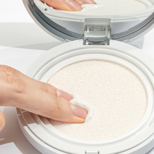 Mary & May Vegan Niacinamide Panthenol Sun Cushion SPF50+ PA++++ Mary & May Vegan Niacinamide Panthenol Sun Cushion SPF50+ PA++++