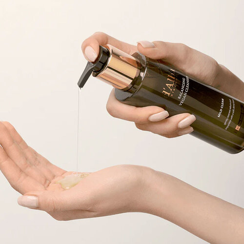 d'Alba Mild Skin Balancing Vegan Cleanser