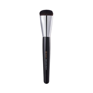 Studio 17 Glide foundation brush 411