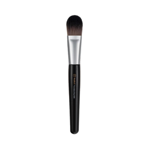Studio 17 Foundation Brush 823