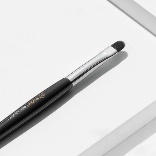 Studio 17 Detail Eye Defining Brush 721