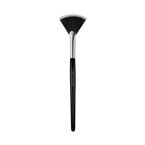 Studio 17 Small Fan Brush 463