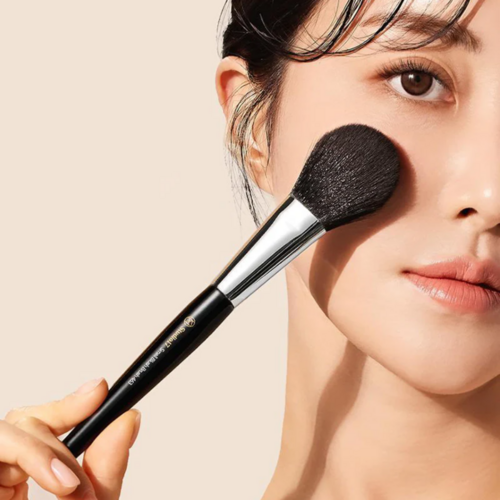 Studio 17 Small Blush Brush 463