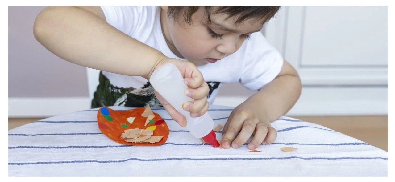 Discountershop Knutsellijm 800ml - Lijm - All purpose glue Kinderlijm - Knutselen - Goedkope knutsellijm  Doorzichtige knutsellijm -