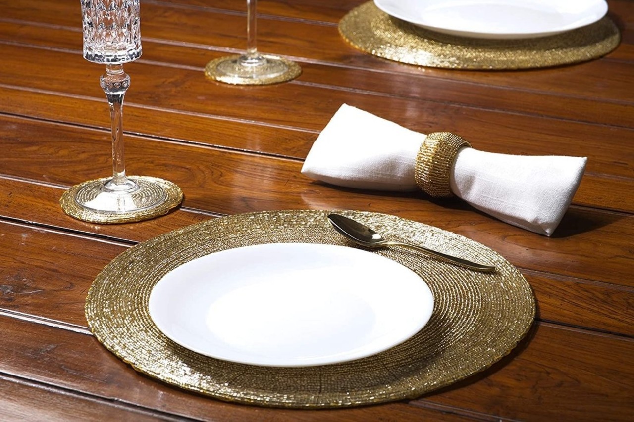 Discountershop Placemats - Rond - 30 cm - 4 stuks - Onderlegger - Hitte bestendig - GOUD - Luxe uitstraling beaded Placemat Discountershop Placemats - Rond - 30 cm - 4 stuks - Onderlegger - Hitte bestendig - GOUD - Luxe uitstraling beaded Placemat