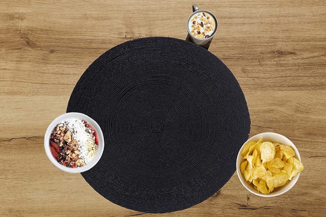 Discountershop Placemats - Rond - 30 cm - 4 stuks - Onderlegger - Hitte bestendig - Zwart - Luxe uitstraling beaded Placemat Discountershop Placemats - Rond - 30 cm - 4 stuks - Onderlegger - Hitte bestendig - Zwart - Luxe uitstraling beaded Placemat