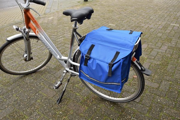 Merkloos Dubbele Fietstas waterdicht met reflecterende strepen voor extra veiligheid- Fietstas blauw 36x30x12cm Merkloos Dubbele Fietstas waterdicht met reflecterende strepen voor extra veiligheid- Fietstas blauw 36x30x12cm