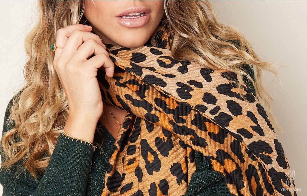 Bicky Bernard Long warm winter leopard panther leopard print ladies scarf brown 90 x 180 cm - scarf is perfect for spring / autumn Bicky Bernard Long warm winter leopard panther leopard print ladies scarf brown 90 x 180 cm - scarf is perfect for spring / autumn