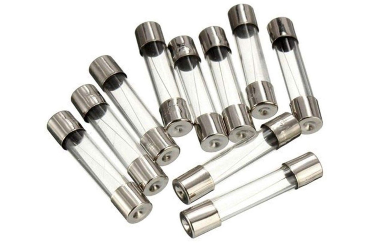 Dunlop Set glaszekeringen 20 stuks met verschillende ampère - Autotoebehoren - 20 stuks -5,10,15,20,25A - Auto accessories 20 Stuks Glaszekering Dunlop Set glaszekeringen 20 stuks met verschillende ampère - Autotoebehoren - 20 stuks -5,10,15,20,25A - Auto accessories 20 Stuks Glaszekering