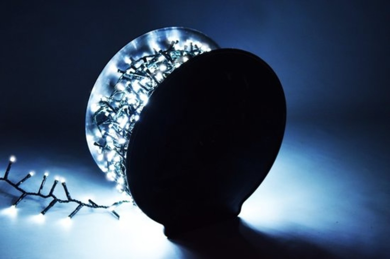 Discountershop Christmas lighting outside 25 meters 1250 LED - White - Light cord Nano Copper wire - IP44 Plug with timer function - Christmas tree lighting - suitable for indoor and outdoor - Christmas lighting LED Discountershop Christmas lighting outside 25 meters 1250 LED - White - Light cord Nano Copper wire - IP44 Plug with timer function - Christmas tree lighting - suitable for indoor and outdoor - Christmas lighting LED