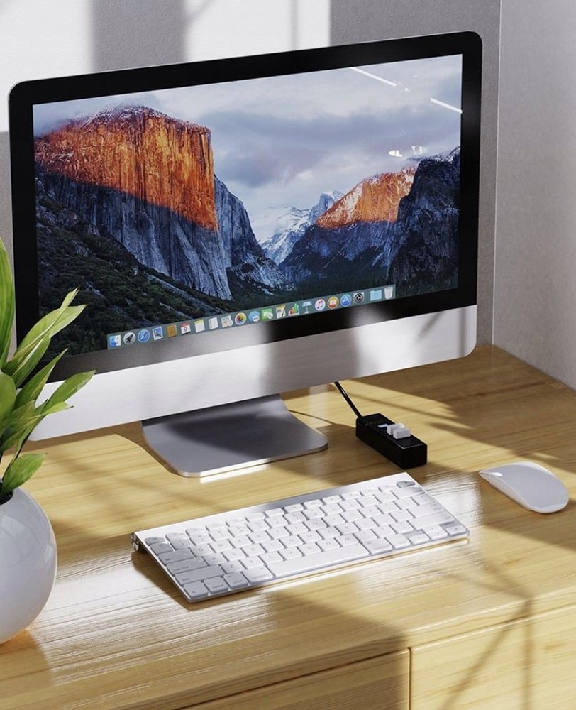 Discountershop Discountershop® USB 3.0 Hub - 4 Poorten - Inclusief USB C Converter - USB Splitter - Zwart Discountershop Discountershop® USB 3.0 Hub - 4 Poorten - Inclusief USB C Converter - USB Splitter - Zwart