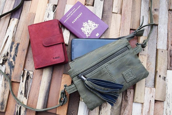 Bicky Bernard  Tas - tassen - bags - Bag- Bicky Bernard- Harmonica 3-Vaks tasje - schoudertasje - crossbody tasje - Olive Bicky Bernard  Tas - tassen - bags - Bag- Bicky Bernard- Harmonica 3-Vaks tasje - schoudertasje - crossbody tasje - Olive