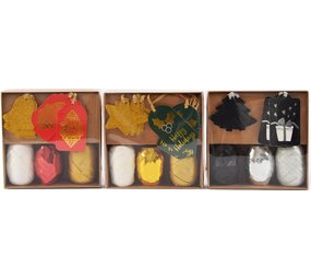 Merkloos Kerst decoratie - Kerst kado labels - 13 stuks Kerst kado - Kerst labels - Kadolabels kerst - kerstdecoraties - kerstdecoratie maken - kerst decoratie ideeën - kerst decoratie diy - Goud - Wit - Rood - Zwart