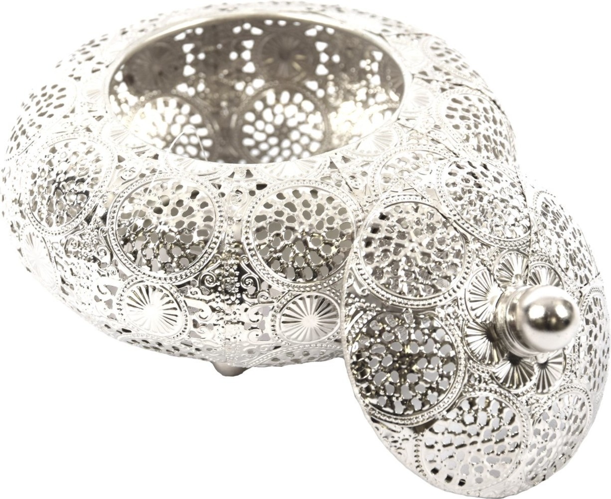 Discountershop Oosterse Metalen Sieradendoos zilver rond | Juwelendoosje | bewaarblik | Juwelenkistje | Sieradenkistje | Kaarsenhouder | Sieradendoos metaal 16X13CM Discountershop Oosterse Metalen Sieradendoos zilver rond | Juwelendoosje | bewaarblik | Juwelenkistje | Sieradenkistje | Kaarsenhouder | Sieradendoos metaal 16X13CM