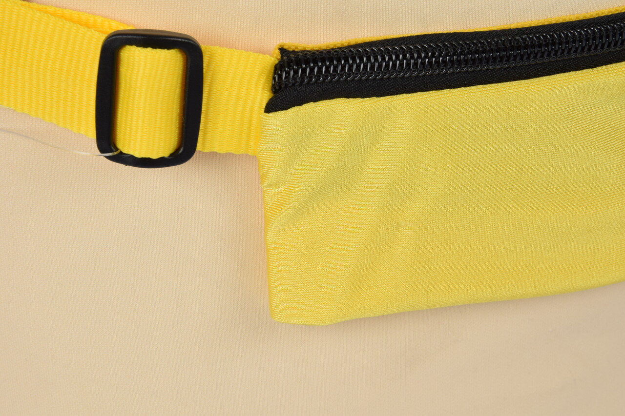 Discountershop Yellow Hip Pack - Sports, Festival, Travel - Adjustable 80-107cm - 1 Compartment - 150gm Discountershop Yellow Hip Pack - Sports, Festival, Travel - Adjustable 80-107cm - 1 Compartment - 150gm