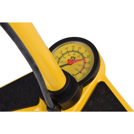 Discountershop Krachtgevende Fiets Voetpomp met Drukmeter - 72cmx25cm - Geel Staal - 11 Bar - Perfecte Bandenspanning Discountershop Krachtgevende Fiets Voetpomp met Drukmeter - 72cmx25cm - Geel Staal - 11 Bar - Perfecte Bandenspanning