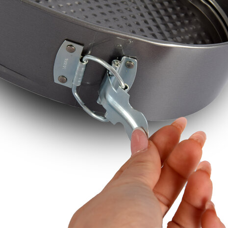 Merkloos Springform Pan | 22cm*8cm*7.5cm | Metal | Heart shaped | Cake Mold | PFAS Free | Silver & Grey | Baking Mold | Cake Decoration