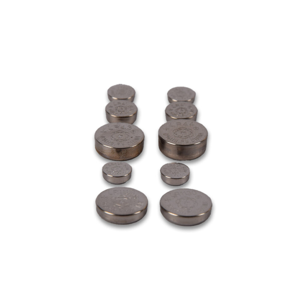 Merkloos Set of 70 High Quality Button Cells and Batteries - Alkaline and Lithium, Silver, 1.5V, with AG1, AG3, AG12, AG13, AG4 and AG10. Merkloos Set of 70 High Quality Button Cells and Batteries - Alkaline and Lithium, Silver, 1.5V, with AG1, AG3, AG12, AG13, AG4 and AG10.