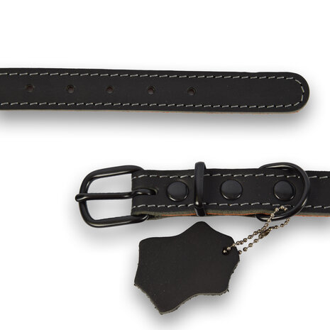 Discountershop Black Adjustable Leather Collar for Dogs and Cats - Size M - 2cm Wide Discountershop Black Adjustable Leather Collar for Dogs and Cats - Size M - 2cm Wide