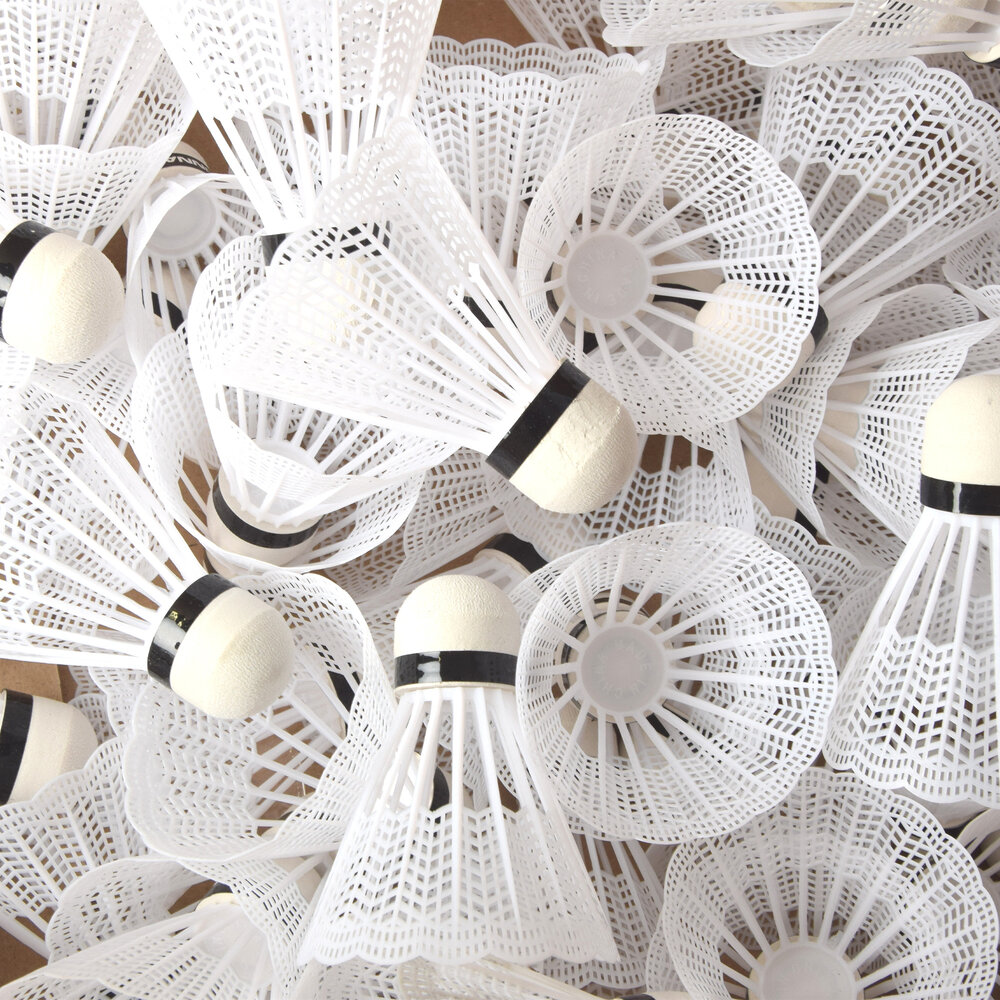 Discountershop Top Quality White Plastic Badminton Shuttlecocks - 6.6cm x 8.2cm - Pack of 5 - Light and Flexible