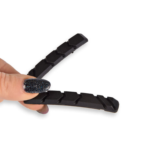 Discountershop Essential Bicycle Brake Pads Set - Black & Silver - Lightweight - 1cm Width - 7.2cm Length Discountershop Essential Bicycle Brake Pads Set - Black & Silver - Lightweight - 1cm Width - 7.2cm Length