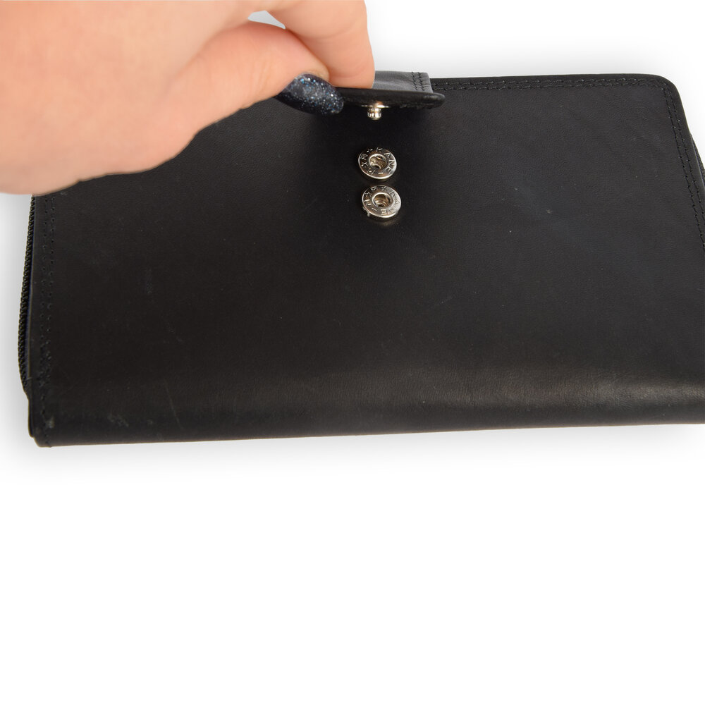 Discountershop Black Leather Money Purse - Coat Wallet with Zipper - 17x2.5x10.5cm - Unisex Discountershop Black Leather Money Purse - Coat Wallet with Zipper - 17x2.5x10.5cm - Unisex