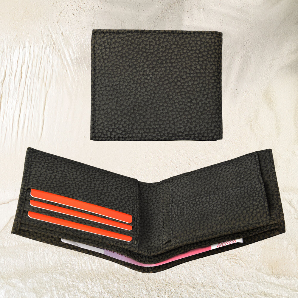 Merkloos Premium Leren Portemonnee In Zwart/Grijs | Origineel Leer Portefeuille | 11,5 cm x 9,5 cm x 2 cm | Kaarthouder Met 3 Kaartsleuven | 2 Ruime Biljetvakken Voor Grote Biljetten | Munten Vak Voor 1 Euro | 2 Verborgen Vakken | Perfect Cadeau Merkloos Premium Leren Portemonnee In Zwart/Grijs | Origineel Leer Portefeuille | 11,5 cm x 9,5 cm x 2 cm | Kaarthouder Met 3 Kaartsleuven | 2 Ruime Biljetvakken Voor Grote Biljetten | Munten Vak Voor 1 Euro | 2 Verborgen Vakken | Perfect Cadeau