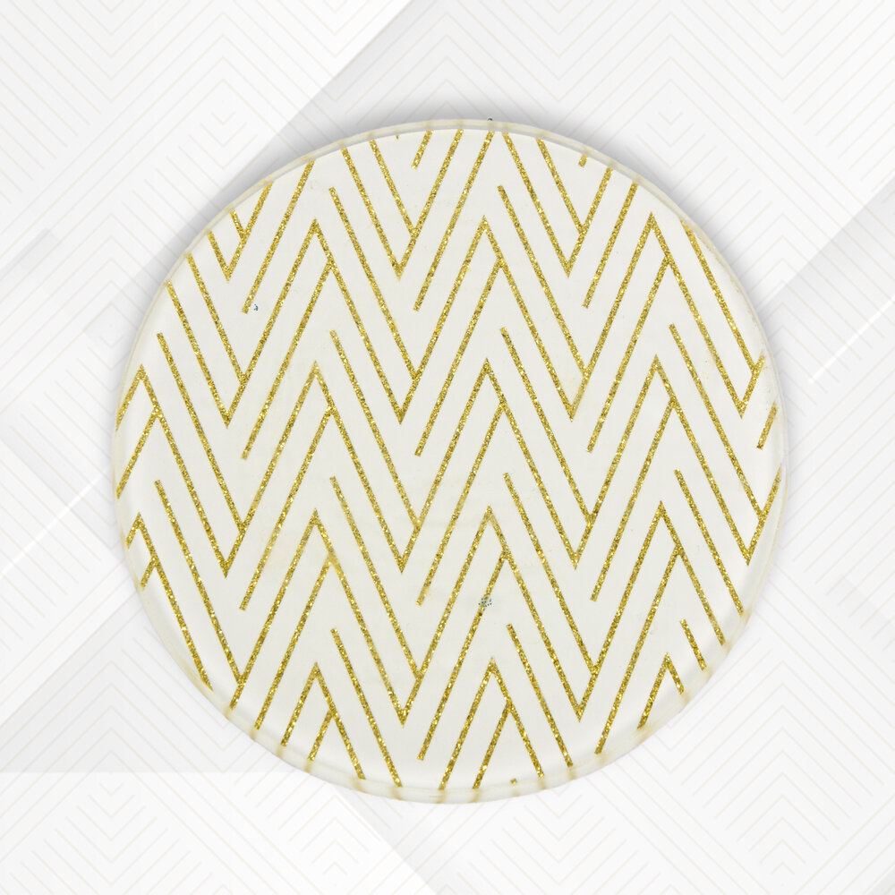 Merkloos Glazen Kaarshouder Goud met Witte Kleur en Gouden Ornamenten | 10cm Diameter | 1cm Hoogte | Ronde Vorm | 1 Stuk Onderzetters | Perfect als Decoratie of Onderzetters Merkloos Glazen Kaarshouder Goud met Witte Kleur en Gouden Ornamenten | 10cm Diameter | 1cm Hoogte | Ronde Vorm | 1 Stuk Onderzetters | Perfect als Decoratie of Onderzetters