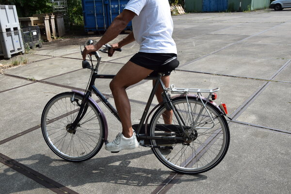 Discountershop 2x Durable Bicycle Saddle Cover made of Black Polyester - Protection for Bicycle Saddles - 29x20x2.5 cm Discountershop 2x Durable Bicycle Saddle Cover made of Black Polyester - Protection for Bicycle Saddles - 29x20x2.5 cm