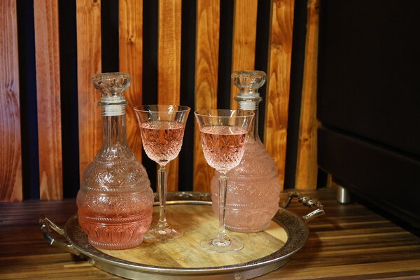 Discountershop Crystal Wine Decanter Set of 2 - Crystal Decanter 1 Liter - Glass Decanter for Wine, Whiskey, Liquor, Bourbon, Vodka & More Discountershop Crystal Wine Decanter Set of 2 - Crystal Decanter 1 Liter - Glass Decanter for Wine, Whiskey, Liquor, Bourbon, Vodka & More